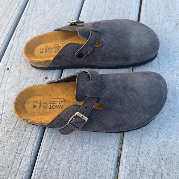 Naot Gray clogs with Ergonomic Design and Adjustable Strap - Picture 2 of 7